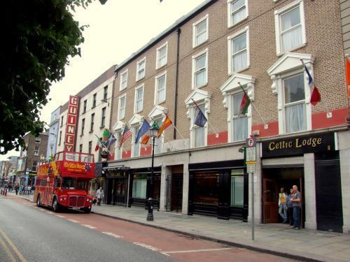Celtic Lodge Guesthouse - Restaurant & Bar Dublin Exterior photo